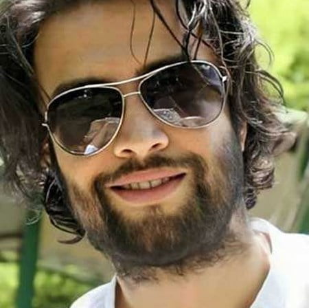 چشمامو رو هم میزارمو