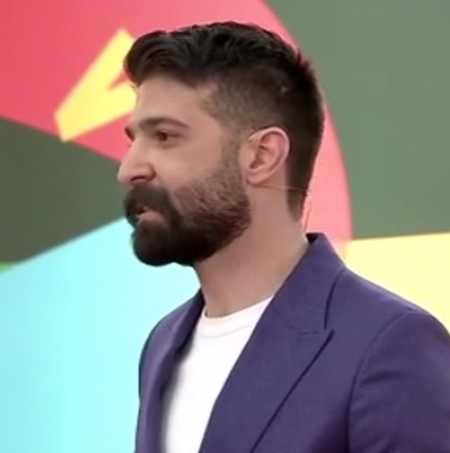 من توی موج موی تو از زندگی دست میکشم