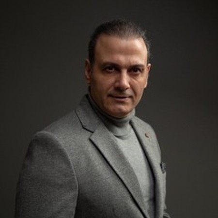 دلا دیدی که خورشید از شب سرد