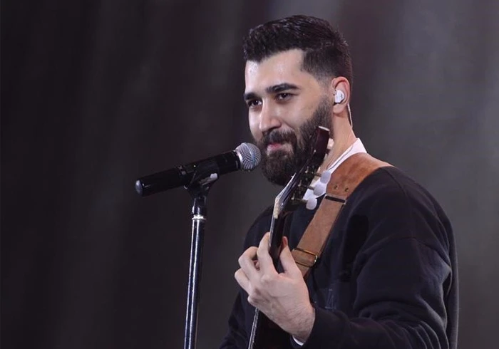 انقده دیوونگی کنم باهات